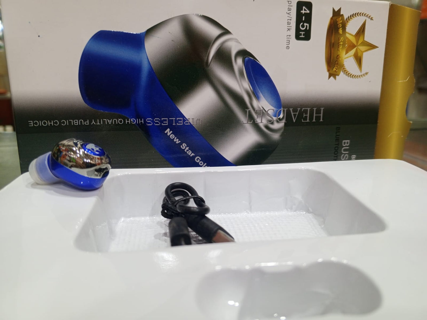 M16 Bluetooth Wireless Earbuds